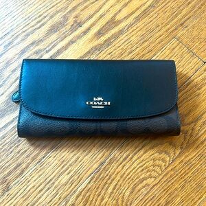 Coach Wallet.